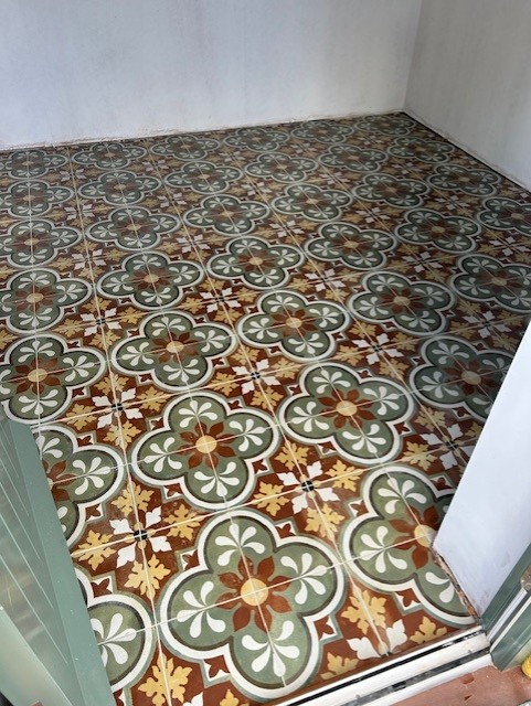 ceramic tiler